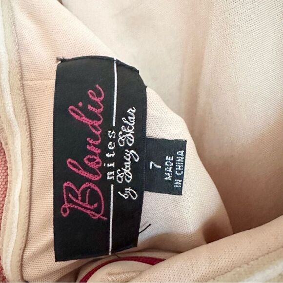 $5 SALE Red lace blondie nights dress - Picture 6 of 6